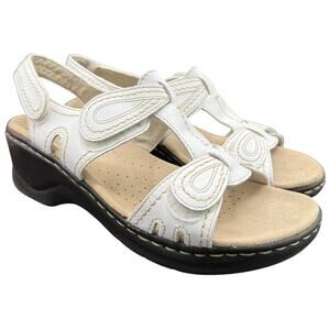 👡 Collection by Clarks 7M White Comfort Wedge Sandal Cushioned Neutral Shoes